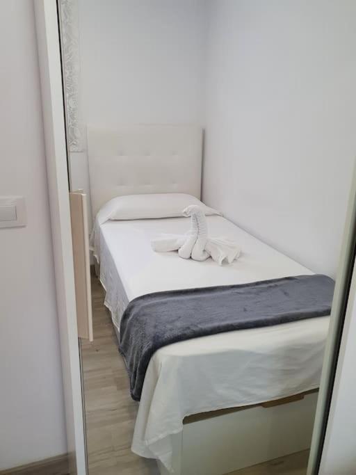 Habitaciones Bonitas Y Comodas โอสปิตาเล็ต เดอ โยเบรกัต ภายนอก รูปภาพ
